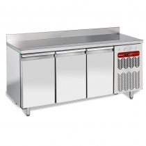 REFRIGERATED & FREEZING TABLES WALL