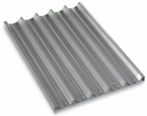 PERFORATED CORRUGATED BAGUETTE TRAY AC/PA-P5